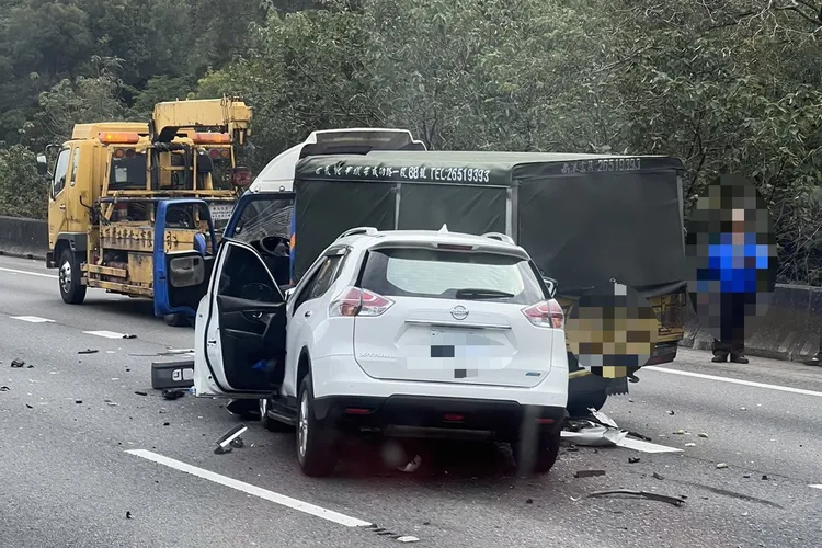 國1三義路段傳出3車連環車禍。讀者提供