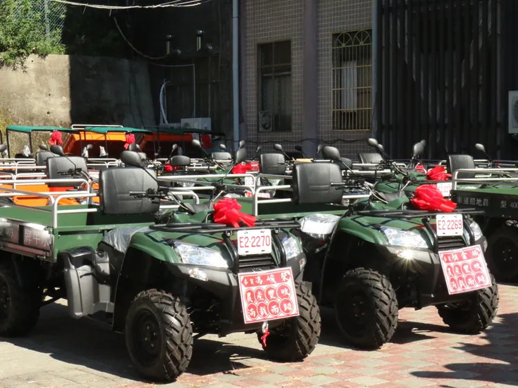 陳其邁允諾專案補助桃源區易阻斷區農民採購農用搬運車。原民會提供