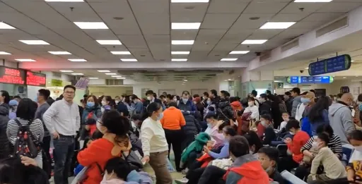 北京兒童醫院被病患擠爆！　世衛關切中國「類流感」疫情