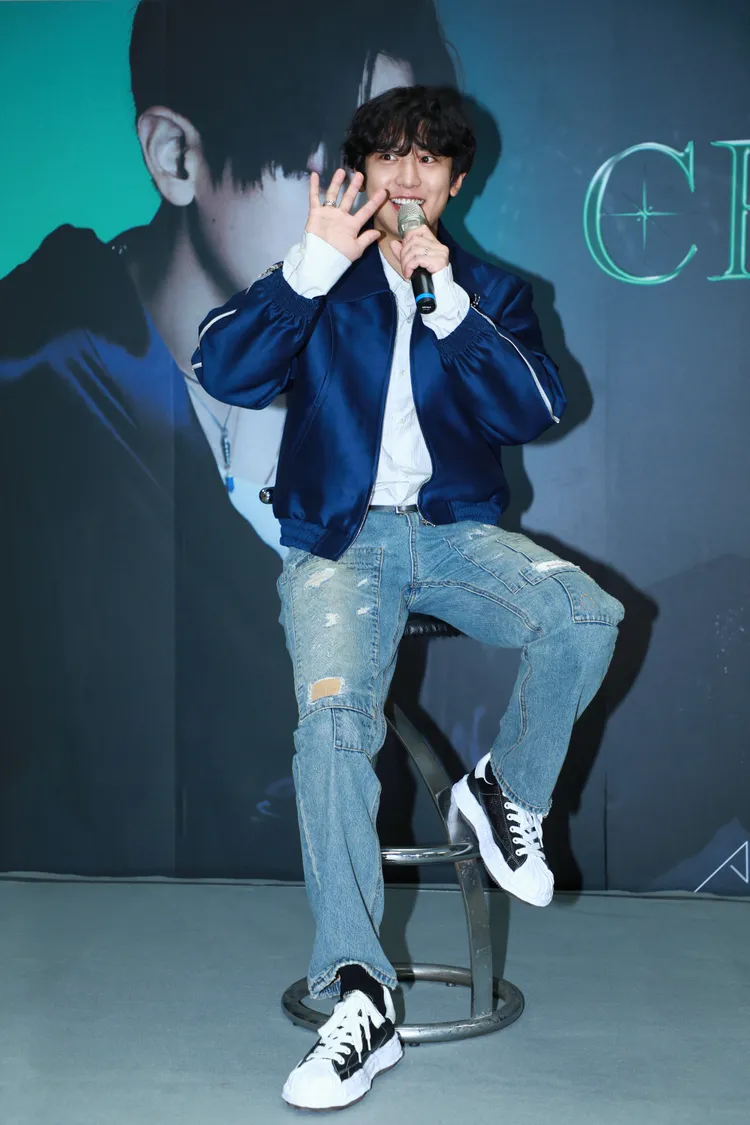 燦烈預測XIUMIN、D.O.、伯賢月底會最快傳給他生日祝福。COME ON JKSSP提供