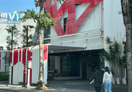 男辱警被留置不安分!打傷警員企圖脫逃 詭辯:喝多了不記得