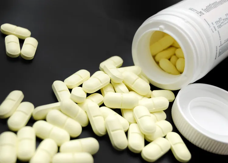 洪永祥指出，很少腎友腎功能衰退是因為長期慢性病處方簽藥物造成，反而是因不當用藥導致各種急慢性腎損傷甚至要洗腎。示意圖，資料照片