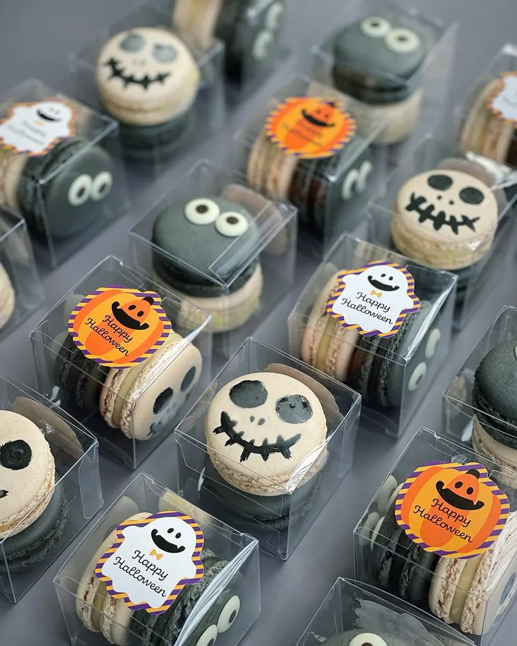 該店先前的萬聖節馬卡龍甜品。翻攝自臉書粉專「HERSTON 海斯頓法式甜點工作室」
