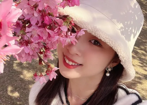 台南美女畫家香港蘇富比初試啼聲 這幅「百爵圖」拍出港幣6.5萬元