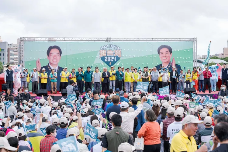 現場擠入超過6千名支持者。賴辦提供