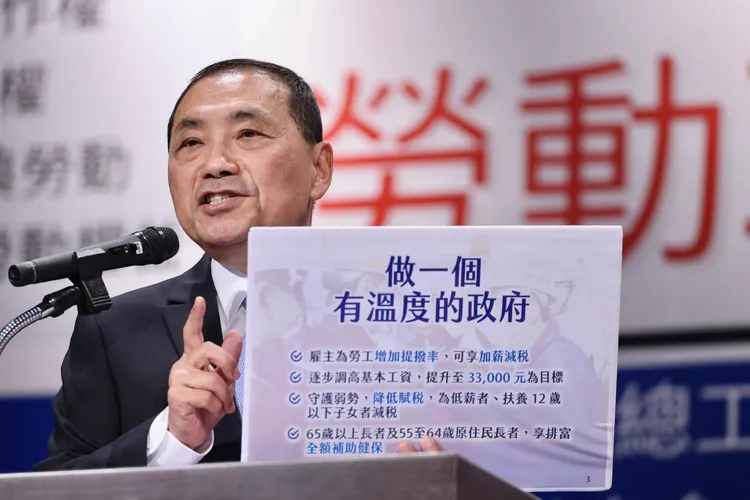 侯友宜今天下午出席工會團體舉辦的「工」辦勞動政見發表會。林林攝