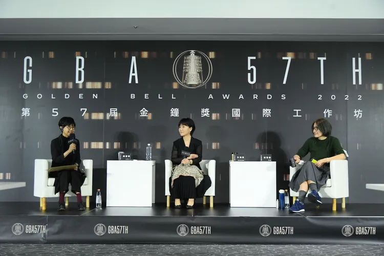 陳慧翎（左起）擔任主持人，與朴海英、徐譽庭聊台韓編劇的創作歷程。三立提供
