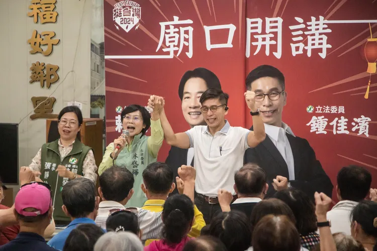 林岱樺週六南下屏東幫鍾佳濱助講。翻攝畫面