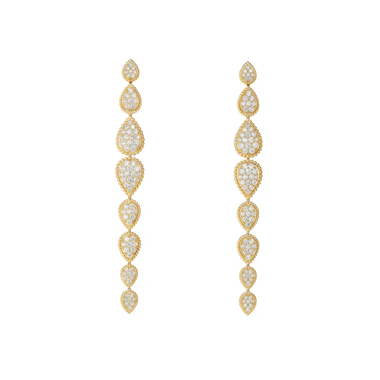 BOUCHERON Serpent Bohème系列吊墜耳環，約186萬元。品牌提供