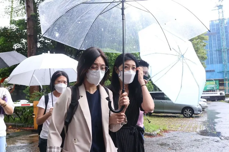 黃嘉千先前曾親自出庭，但今天未現身，僅由律師到場。資料照片