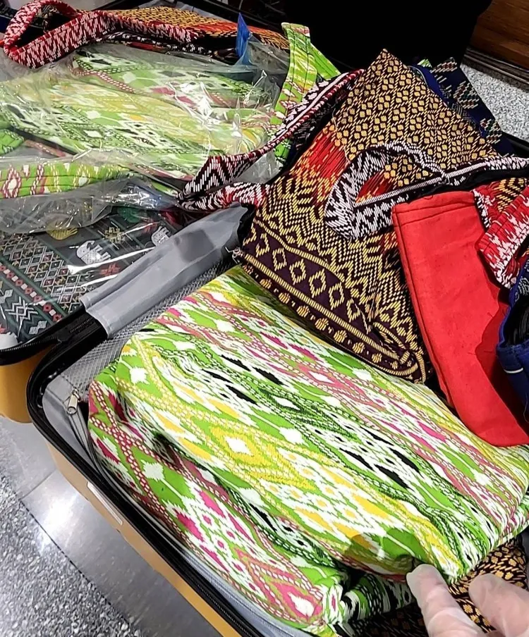 行李內夾帶毒品。航警局提供