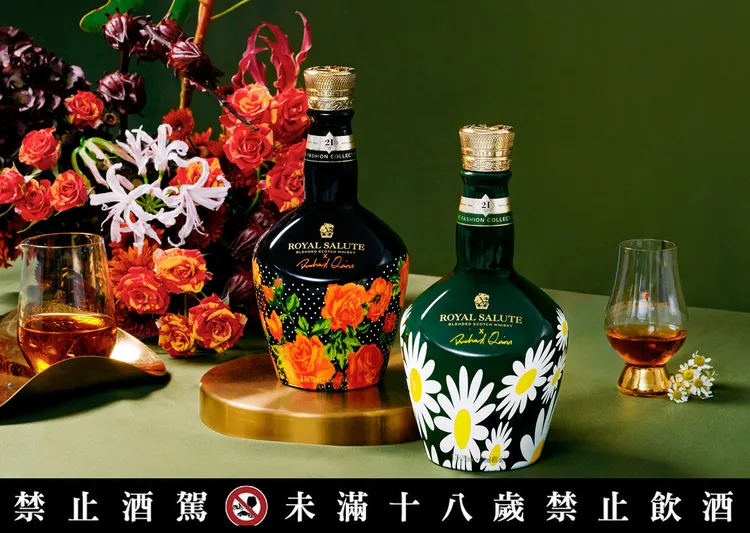 國內通路將於2023年11月正式推出兩款設計-橙紅玫瑰限定版(左)與法蘭西菊限定版(右)