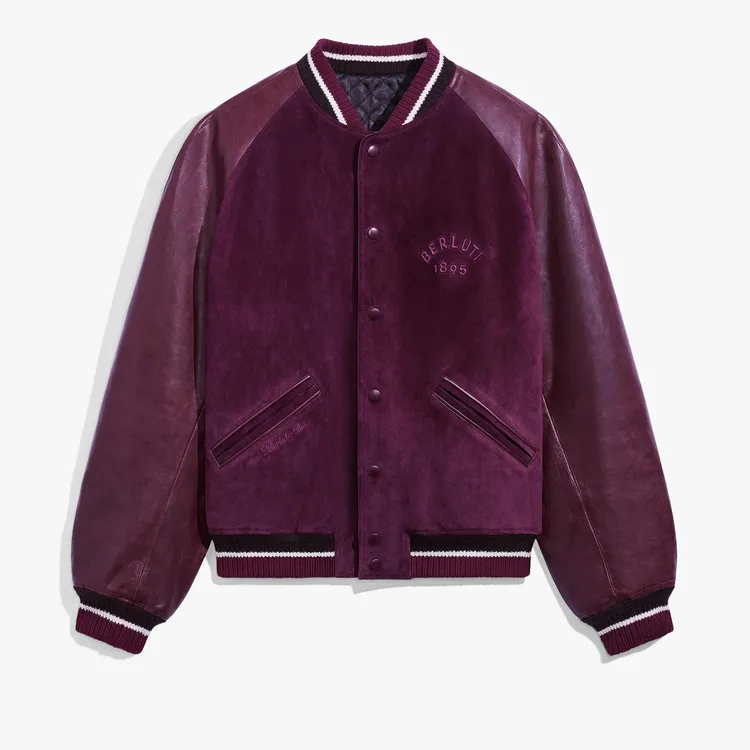 Varsity紅酒色拼接棒球外套，21萬9000元。品牌提供