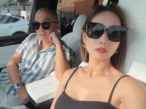 女星新手駕駛特斯拉!「四門全開」展示整下午 男星尪吐心聲:比新婚夜還害怕