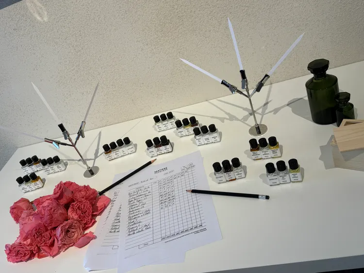 MATIERE PREMIERE香氛瓶身，設計靈感源自於調香師調香時使用的原料瓶。張家玲攝