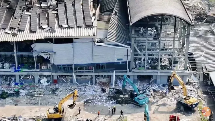 明揚爆炸案共造成10人死亡，其中包括4名消防員，另有110人受傷。翻攝畫面