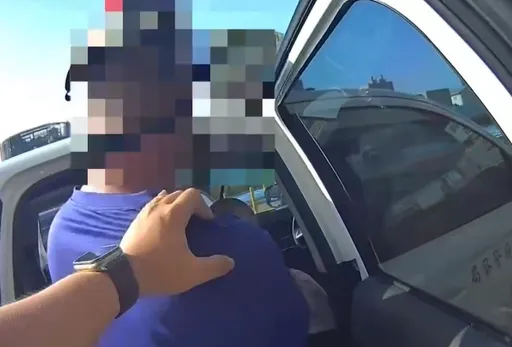 男子竟早餐配啤酒!不捉你抓誰? 5度酒駕還騎無牌機車上路