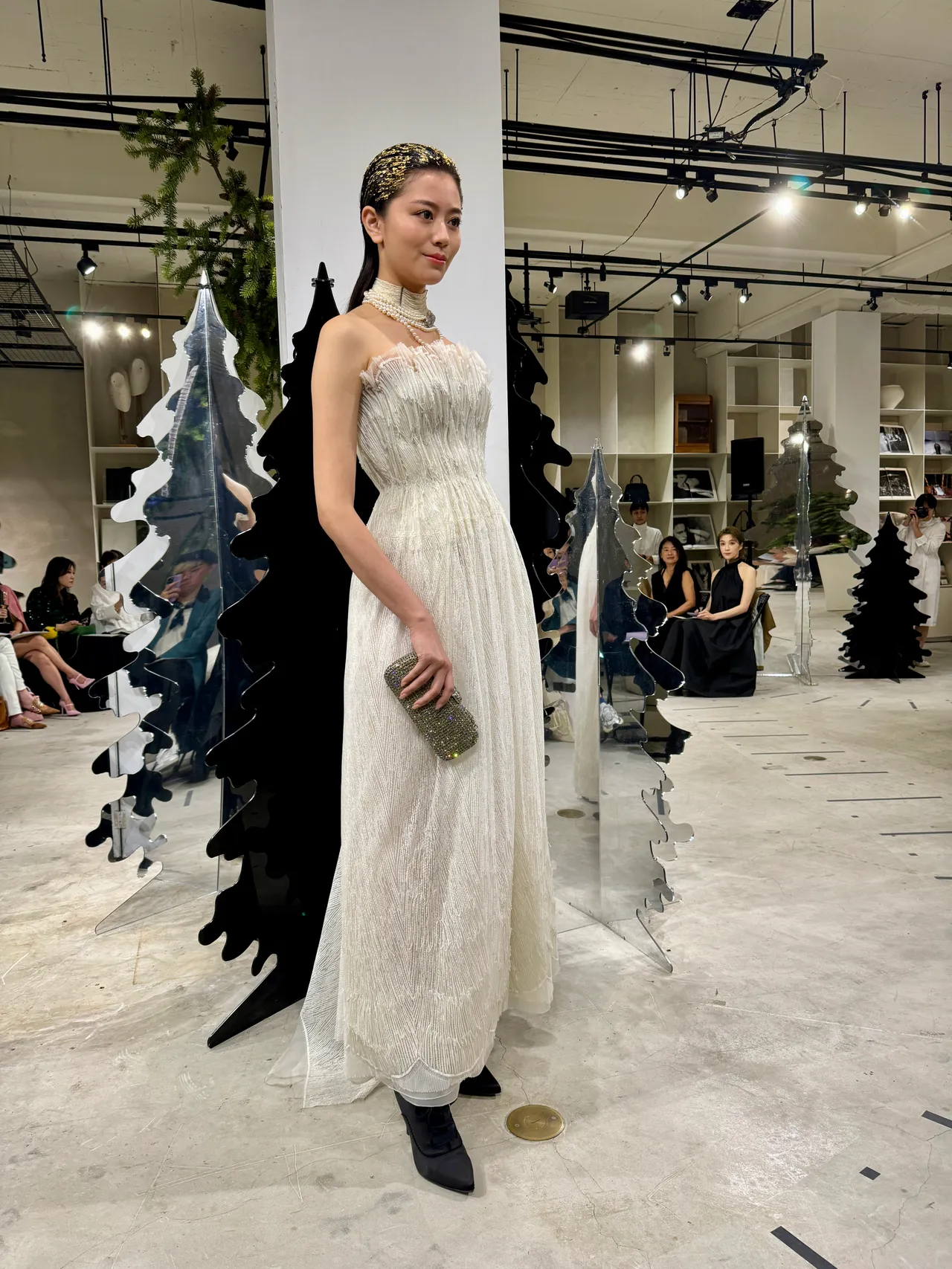 JAMEI CHEN Enchanted Garden高訂禮服系列#10 Feather。張家玲攝