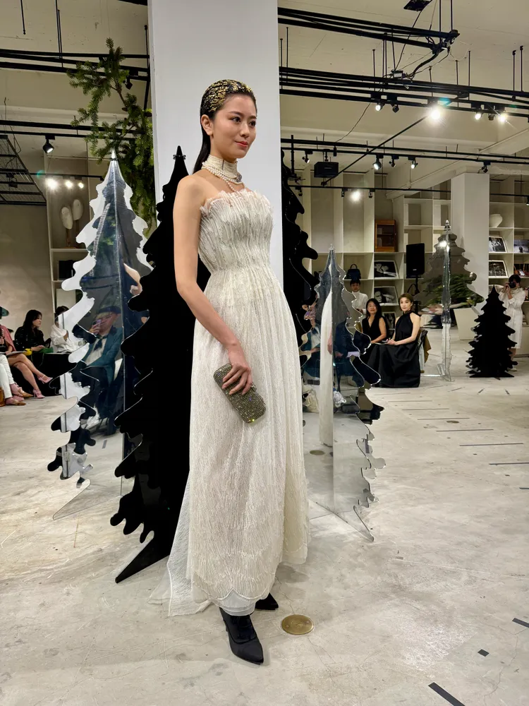 JAMEI CHEN Enchanted Garden高訂禮服系列#10 Feather。張家玲攝