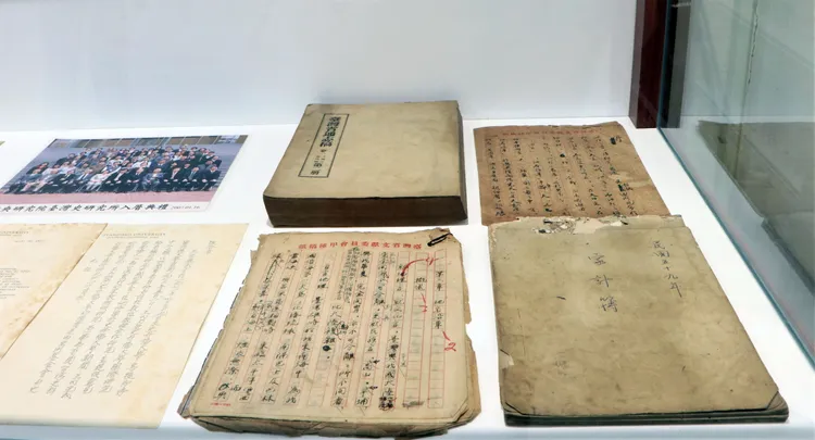 從王世慶先生的手稿與家計本中，亦可爬梳台灣史。館方提供