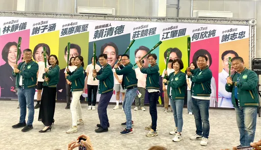 賴清德台中競總開箱 8位立委參選人全員到齊!盼揮出全壘打