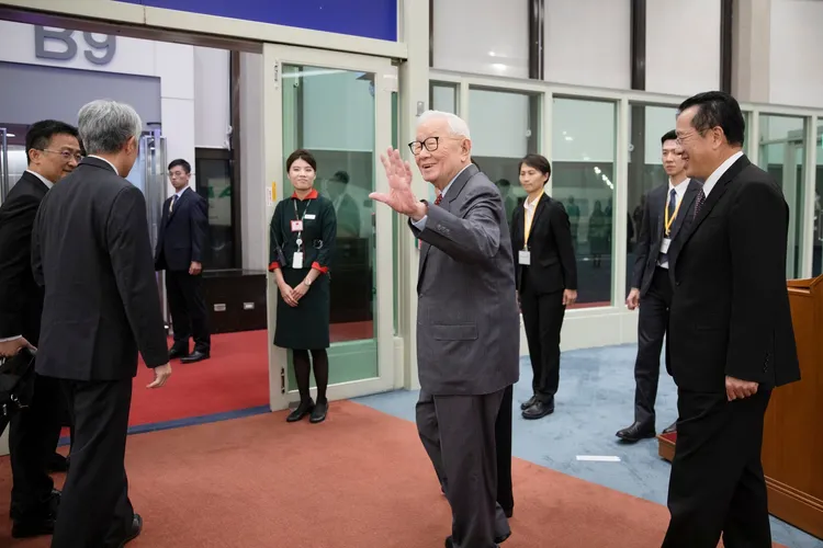 張忠謀今晚啟程赴美。總統府提供