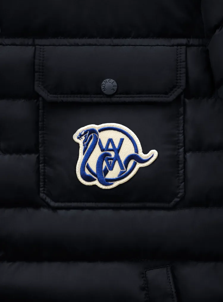 Daniel Arsham將國際米蘭經典蛇形標誌放在單品之中。品牌提供