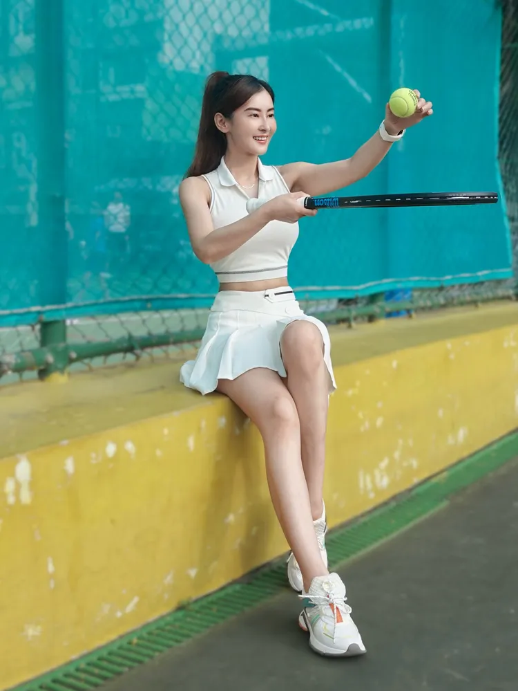 瑜伽女神夏米雅網球造型look曝光。奇蹟製造提供