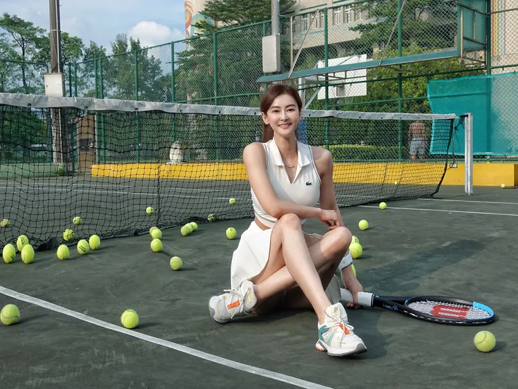 瑜伽女神夏米雅打網球鍛鍊肺活量。奇蹟製造提供
