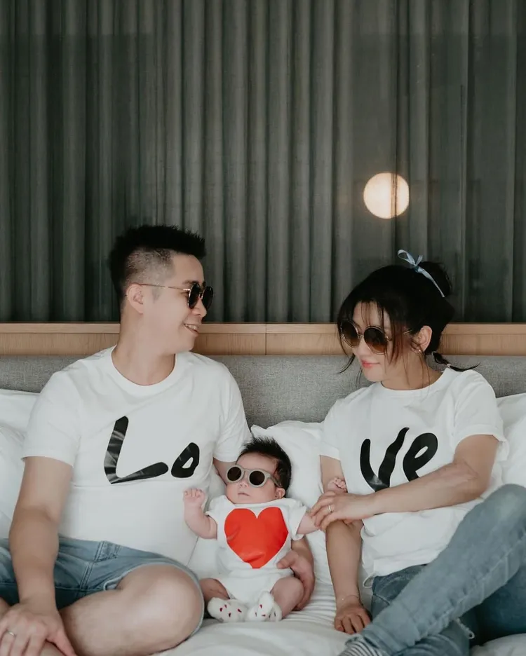 Selina全家福充滿愛。翻攝Selina臉書