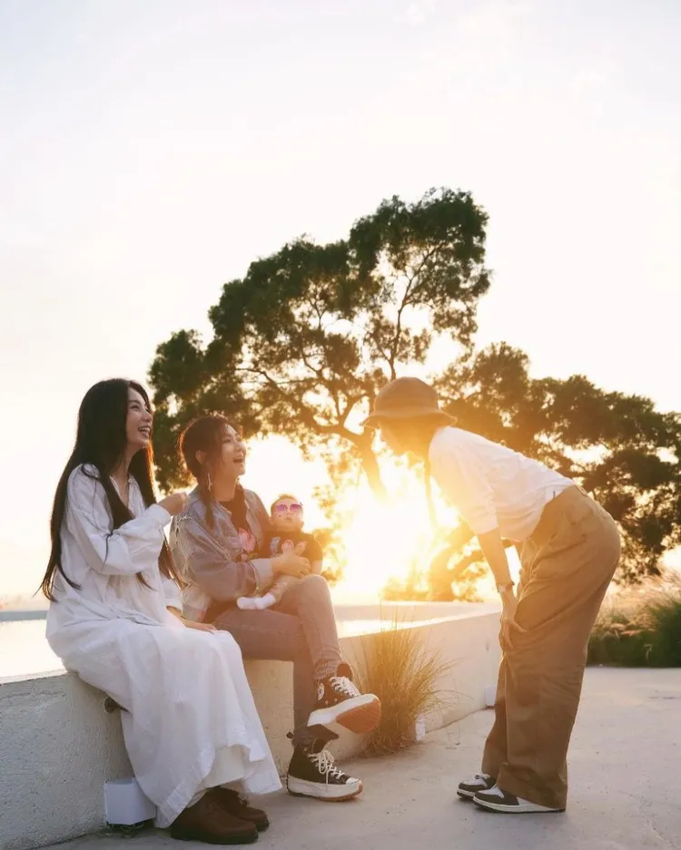 S.H.E粉絲看到這張照片大滿足。翻攝Selina臉書