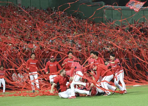 味全龍隊史第5奪冠 葉君璋哭了!「因為是味全」