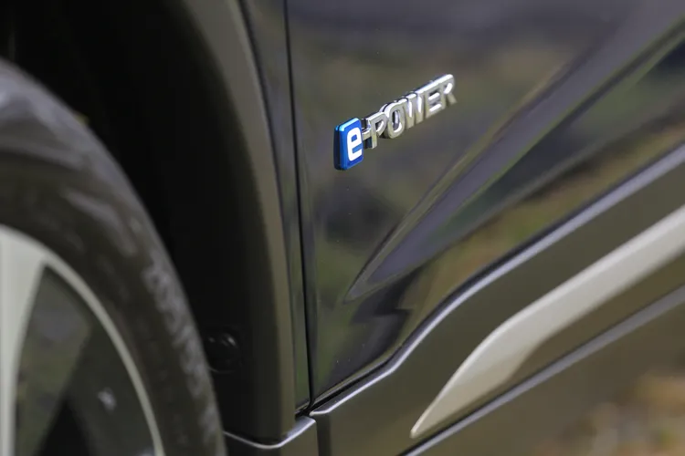 外觀在車側、車尾都有e-POWER銘板能辨明身份。林浩昇攝