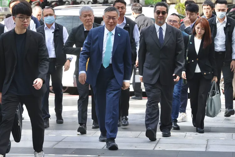 柯文哲上午9時58分左右抵達。林林攝