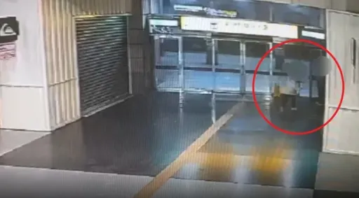 女大生身揹「8把刀」!追砍台鐵保全 躲進火車站置物櫃伺機行兇