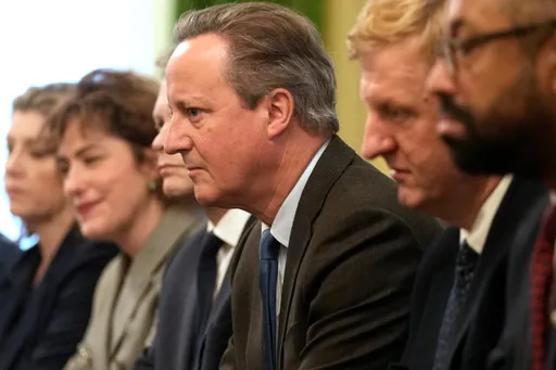 卡麥隆任英外相　CNN：蘇納克選前將政府拉回中間立場