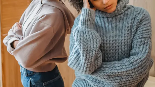 請出國同事幫買保養品 被加收代購費!還收到一袋碎玻璃