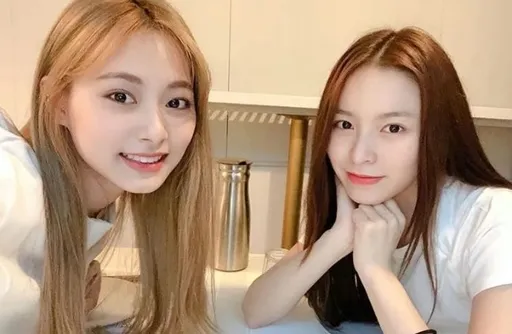3年前刪光周子瑜合照爆閨蜜失和　女偶像廚房合體畫面流出破謠言