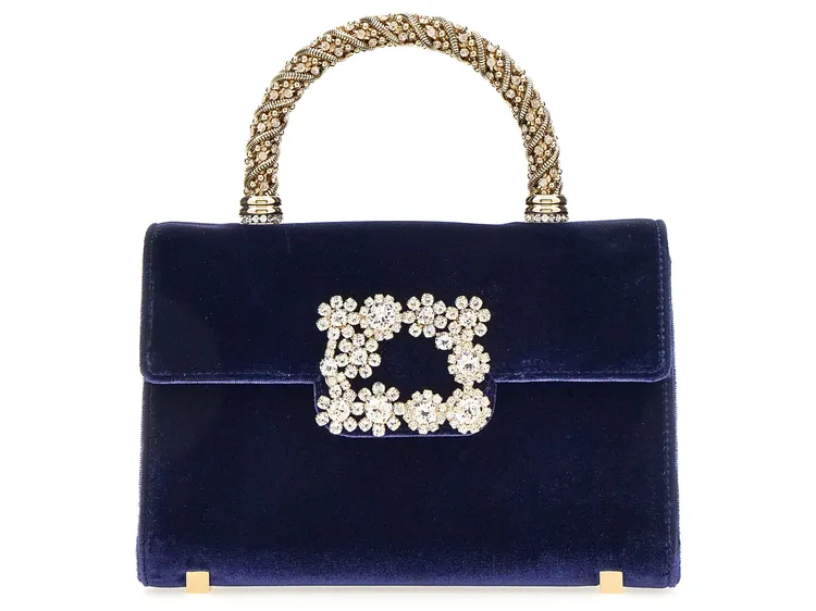 Flower Strass Jewel Buckle Mini Clutch Bag，11萬2000元。品牌提供
