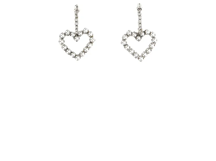 Love Pearls Strass Earrings，2萬元。品牌提供
