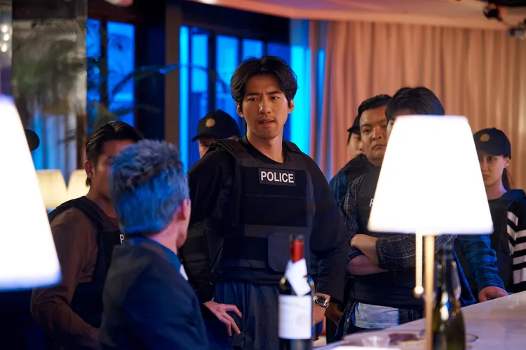 傅孟柏飾演的朱坡在第3集中繼續追查影子殺手的身分。發起日影視提供