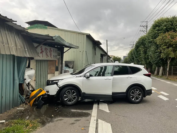 車禍現場。八德警分局提供