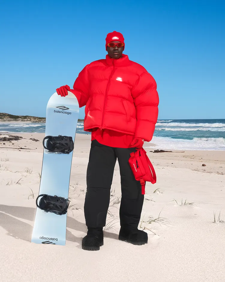 BALENCIAGA首度推出滑雪系列。品牌提供