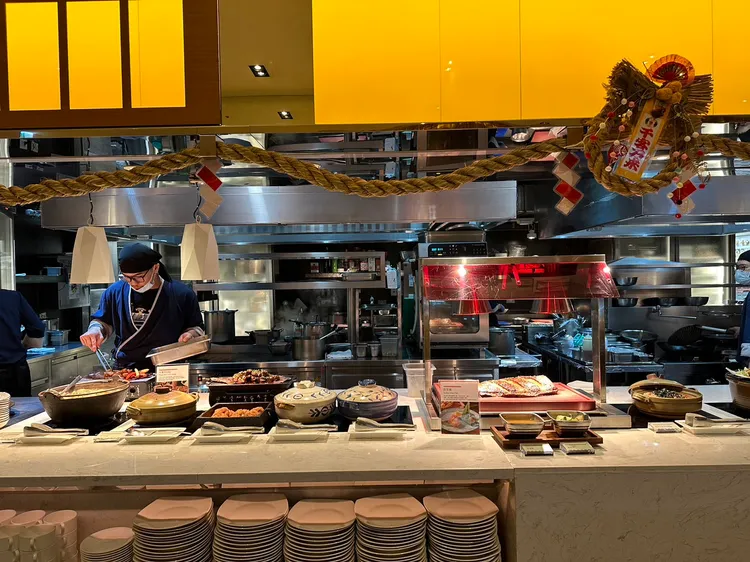 探索廚房現場打造日式布置氛圍。陳怡文攝