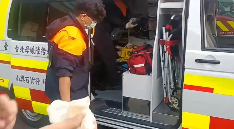 林女送醫後宣告不治。翻攝畫面