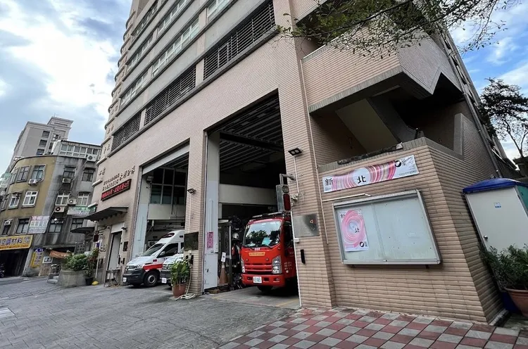 新北市消防局第七大隊兩名隊員涉嫌竊電牟利，遭到記過調職。翻攝自Google地圖