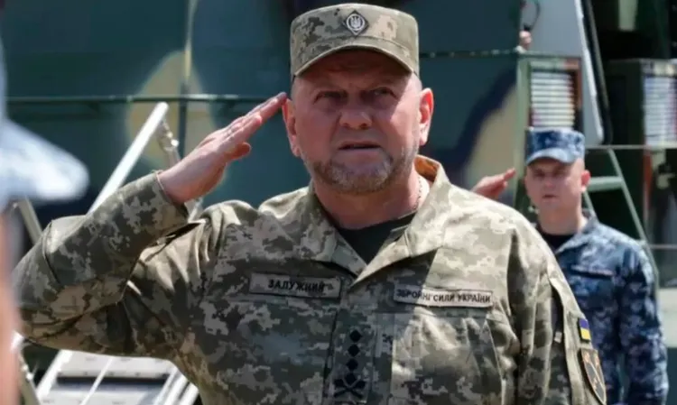 烏克蘭武裝部隊司令扎盧茲尼，被各方視為日後總統寶座的有力挑戰者。資料照片