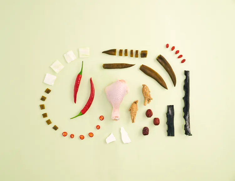 中醫師77老大調配漢方食材，有雞湯之神封號