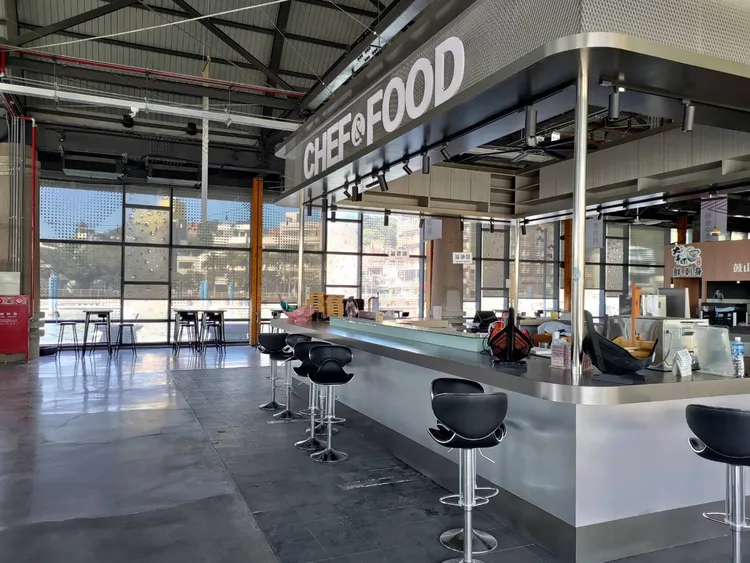 高雄鼓山魚市場預定於12月完成營運內容及櫃位調整工作後再重新開張。海洋局提供