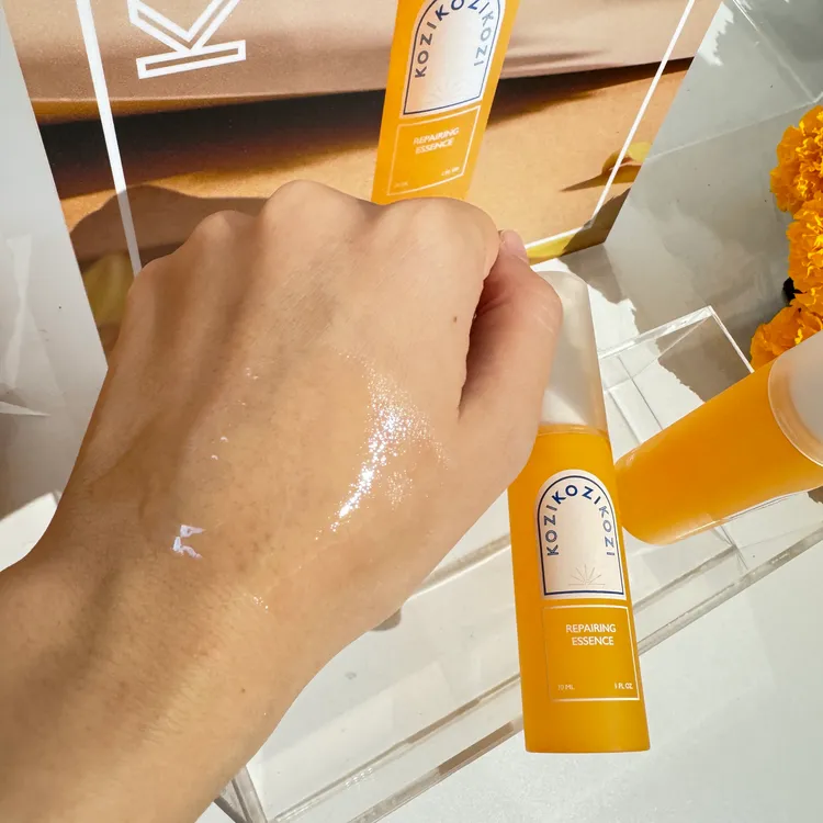 滋養賦活精華，30ml／1880元。張家玲攝